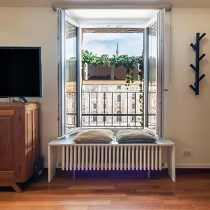 Easyhomes Duomo View , Milan Italy