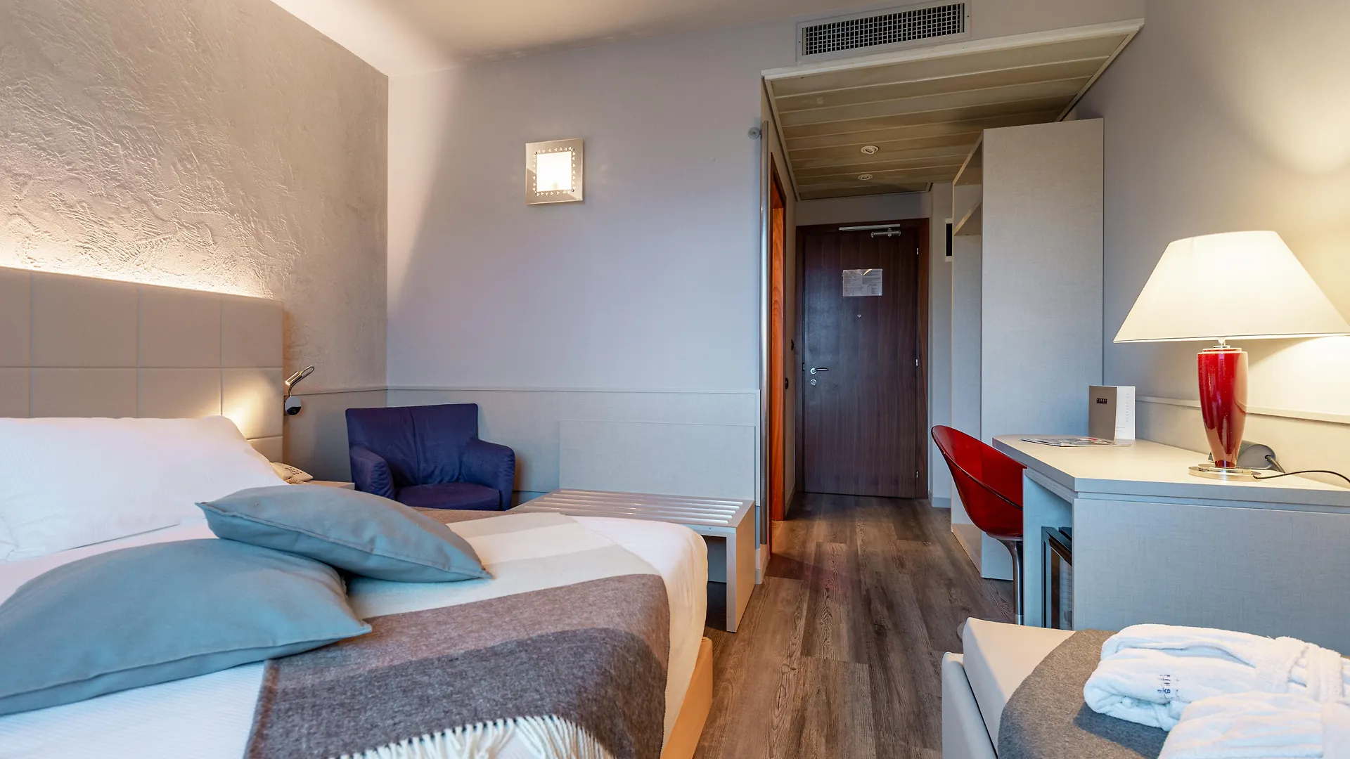 First Hotel Malpensa Κάζε Νουόβε