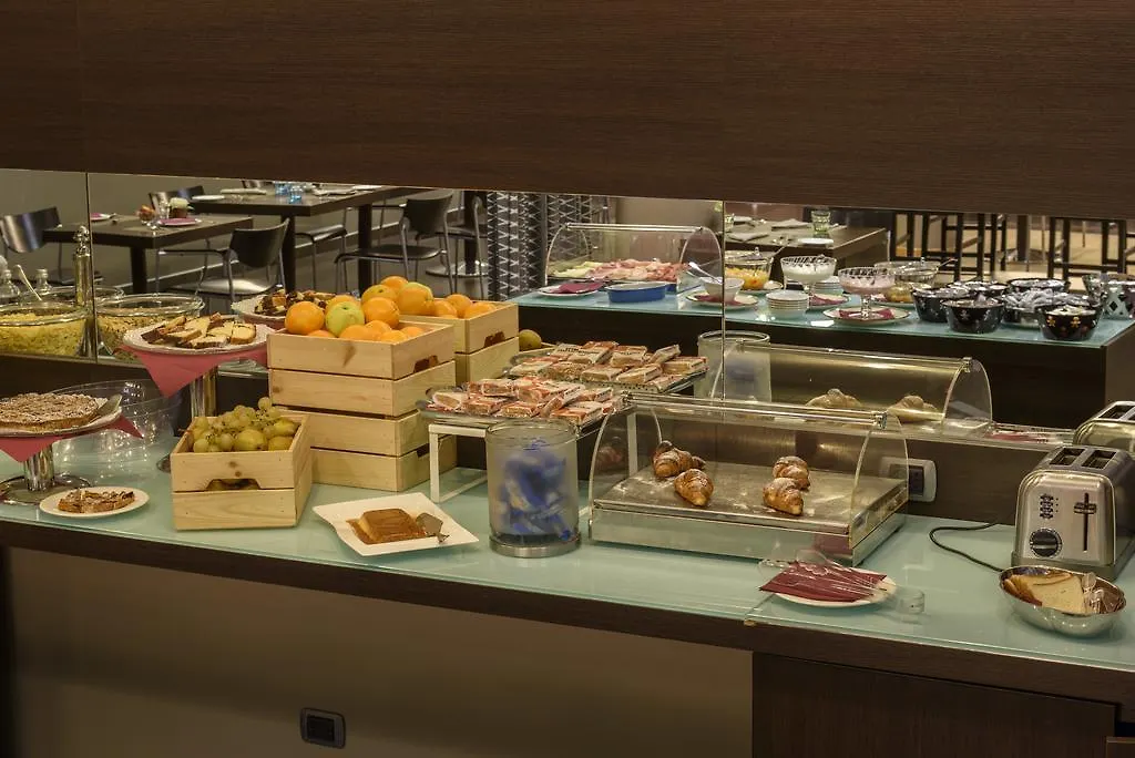 First Hotel Malpensa Κάζε Νουόβε