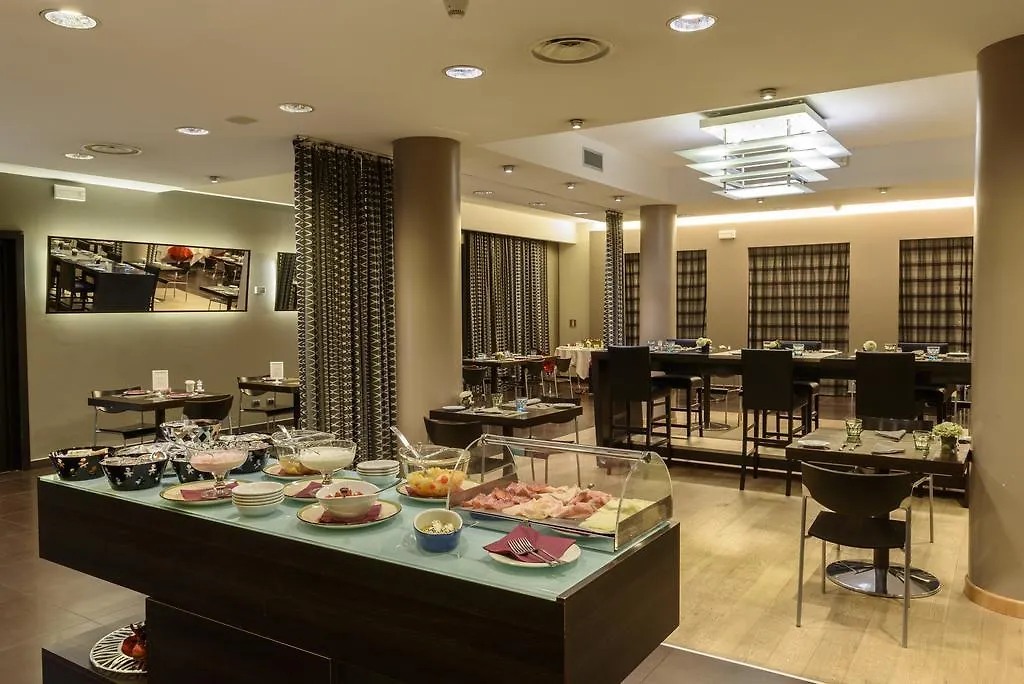 First Hotel Malpensa Κάζε Νουόβε