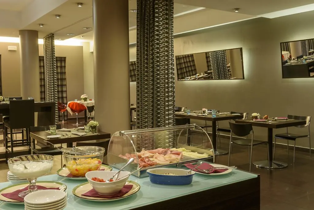 First Hotel Malpensa Κάζε Νουόβε