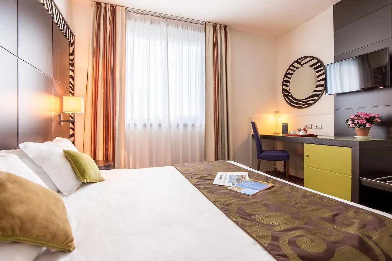 First Hotel Malpensa Κάζε Νουόβε