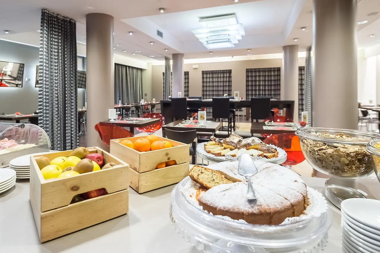 First Hotel Malpensa Κάζε Νουόβε