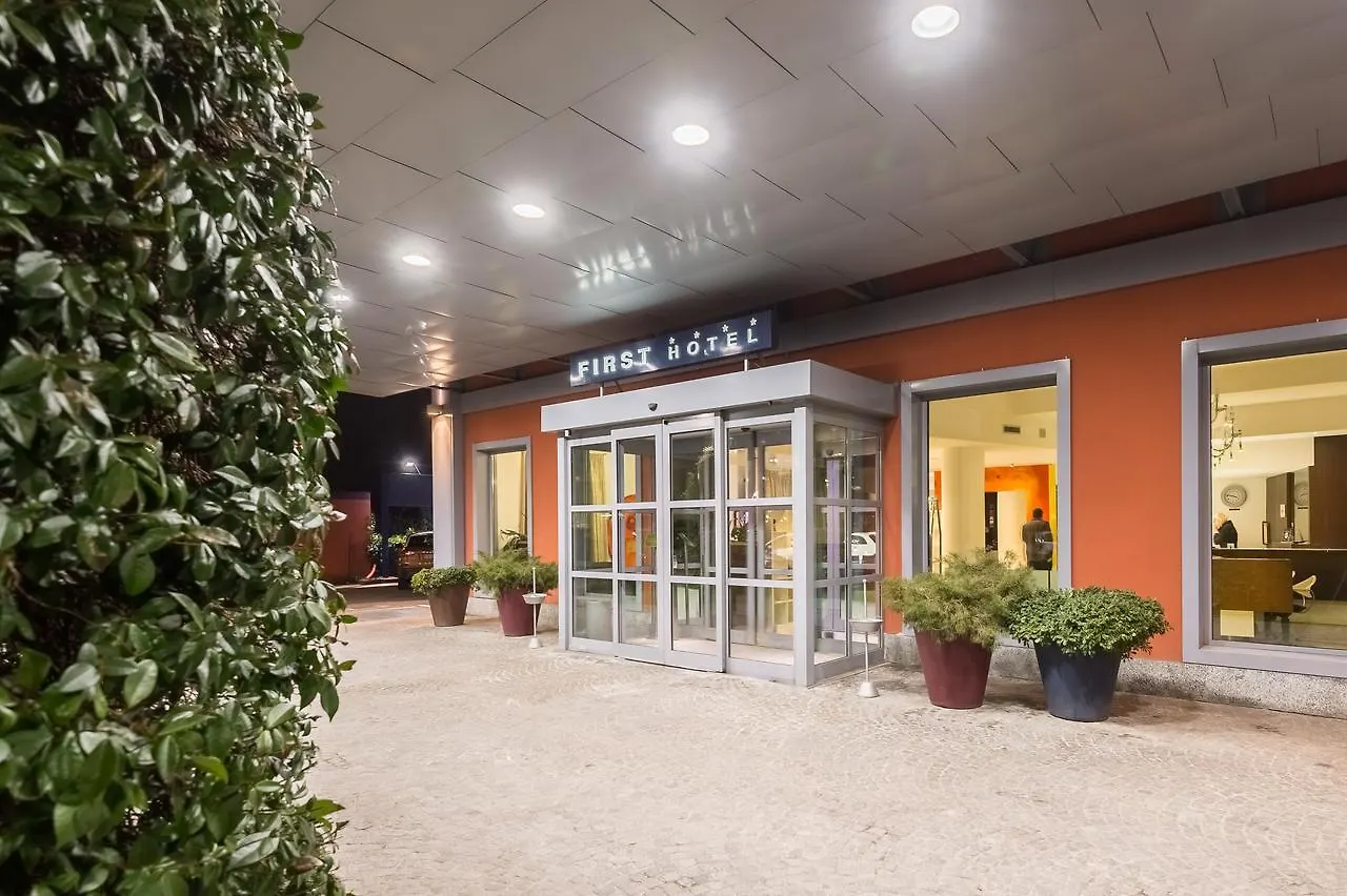 First Hotel Malpensa Κάζε Νουόβε 4*,
