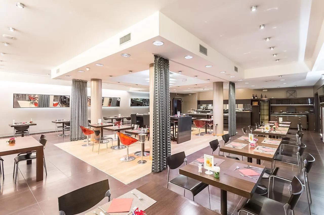 First Hotel Malpensa Κάζε Νουόβε